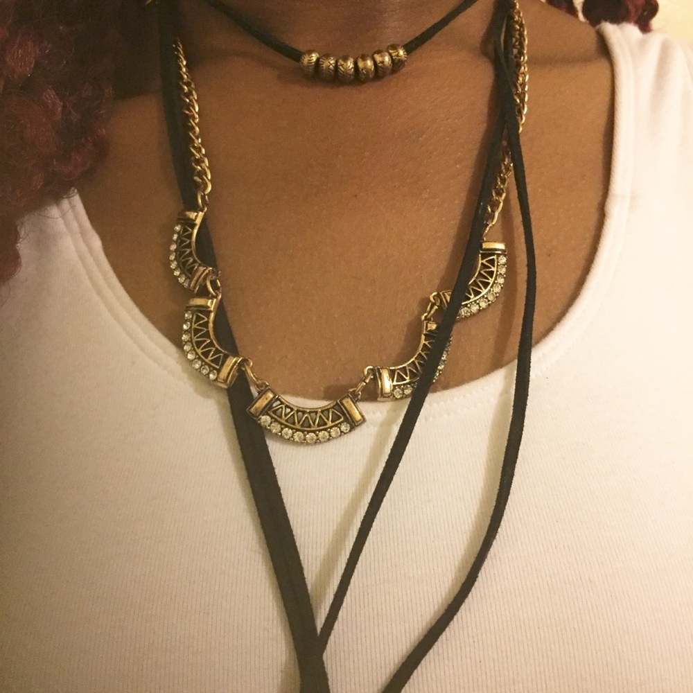 3 layered black velvet necklace